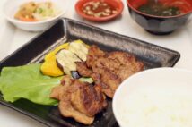 河野太郎規制改革担当相が試食した代替肉を使った料理