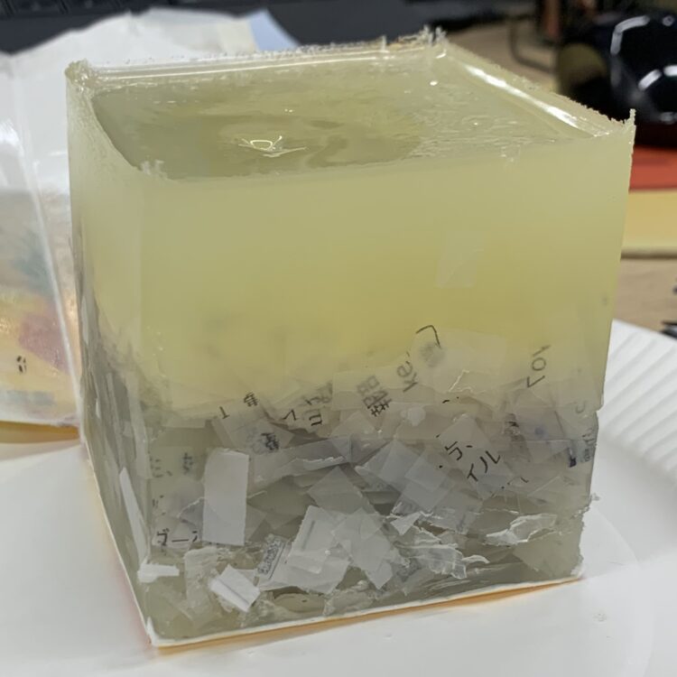 油の凝固剤を活用