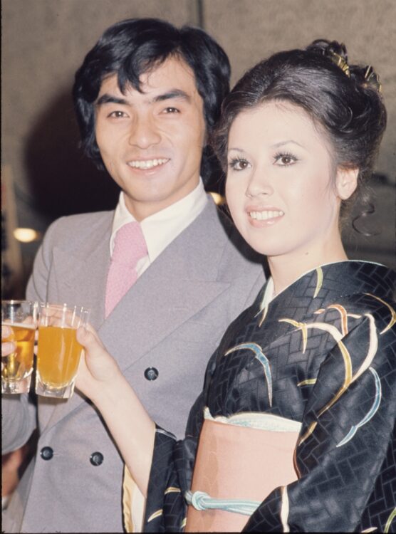 西郷さんは私生活では1972年に辺見マリと結婚
