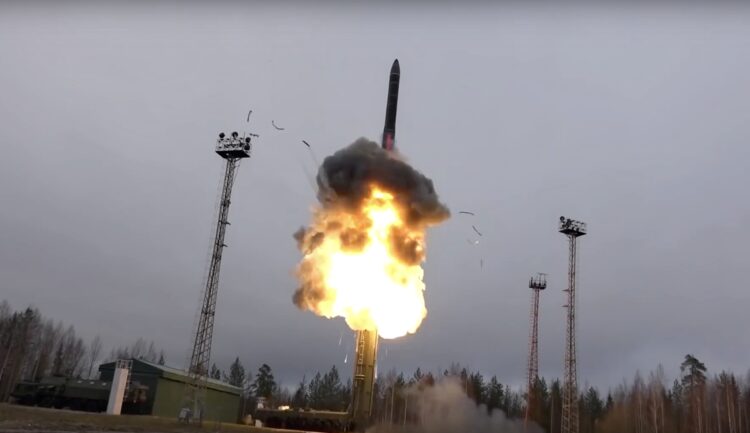 ロシアの大陸間弾道ミサイル（写真／アフロ）
