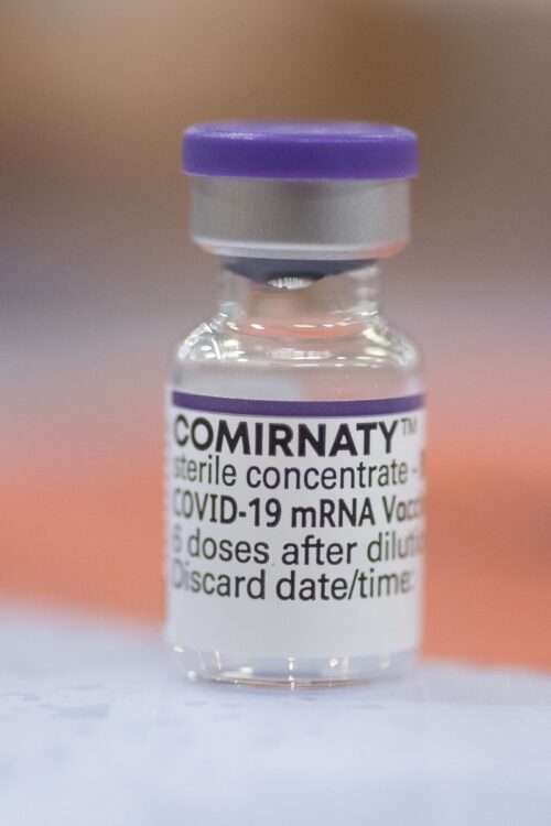 ワクチンの有効期間は、ファイザー、モデルナともに延長され「9か月」に（共同通信社）