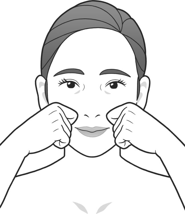 左右の親指をそれぞれ耳の後ろに添え、残りの指は軽く握って人さし指をかぎ形に曲げる。
人さし指の第２関節を、耳の上、髪の生え際に刺すように押し当て、グルグルと円を描くように５回まわして刺激する。繰り返しながら、生え際に沿って中心まで移動させる