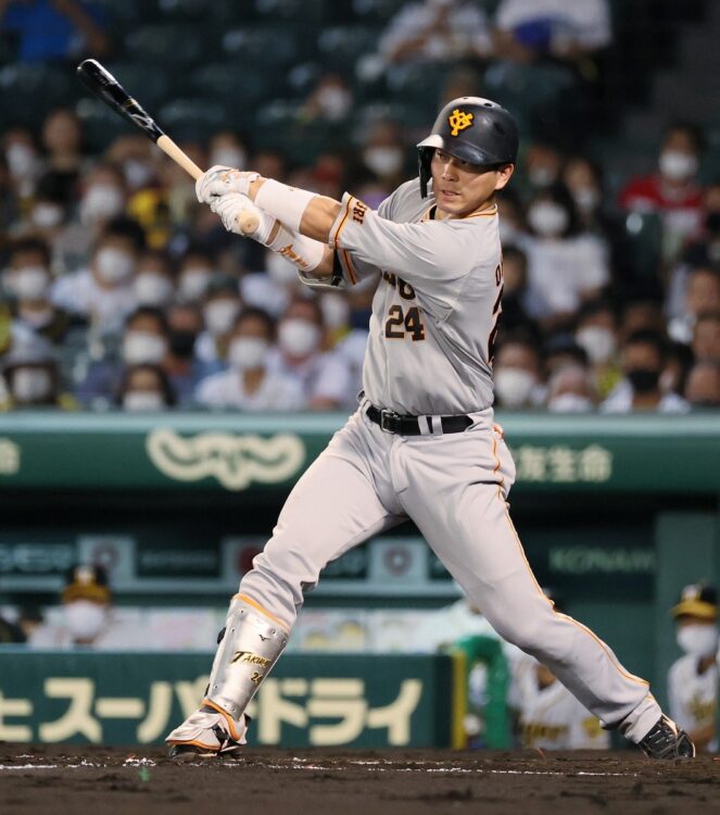 打撃では大城卓三が一歩リードか（時事通信フォト）