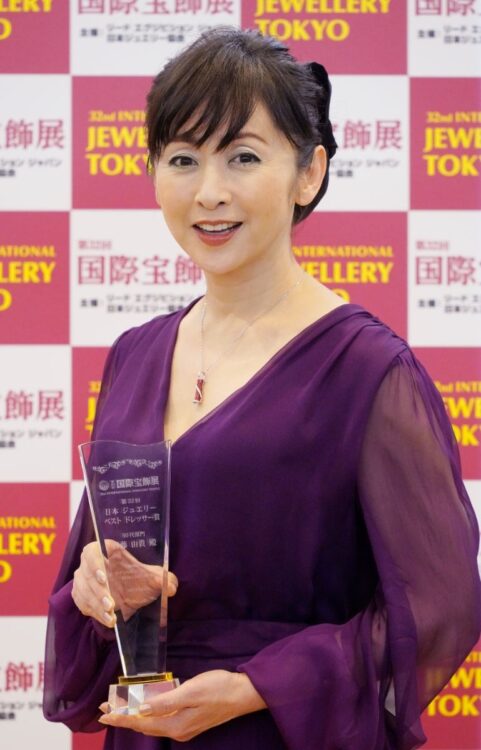現在はドラマ『ユーチューバーに娘はやらん!』(テレビ東京系)に出演中の斉藤由貴(時事通信フォト)
