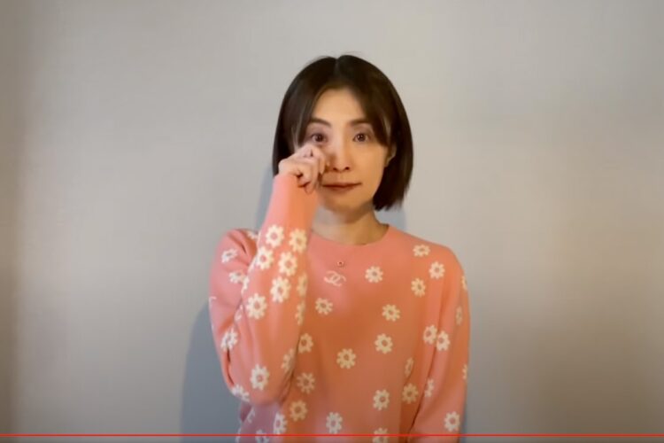 夫のYouTube出演の際、小林麻耶が来ていたものはブランド物だった