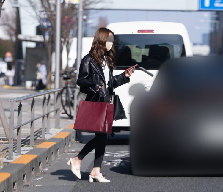 こちらも巻き髪ロングヘアのB美さん