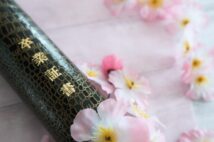 卒業式の素朴な疑問を調査「証書入れはなぜワニ革?」「袴姿はいつから定番化?」
