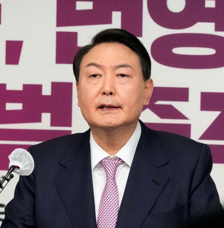 韓国では政権交代のたびに前大統領が訴追されており…（写真は先の大統領選で勝利した尹錫悦氏／ロイター＝共同）