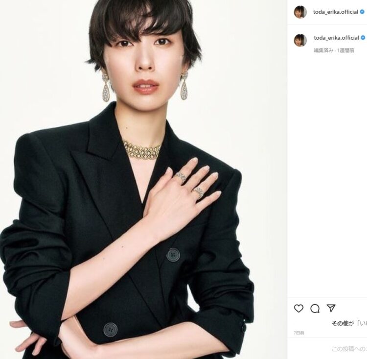 ショートカット姿がアップされた戸田のインスタ