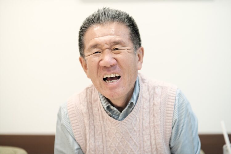 インタビュー中もチャーミングな表情で(撮影/小倉雄一郎)