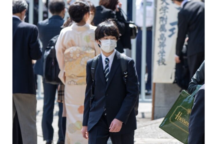 悠仁さまは天皇陛下から帝王学を学ばれていないが