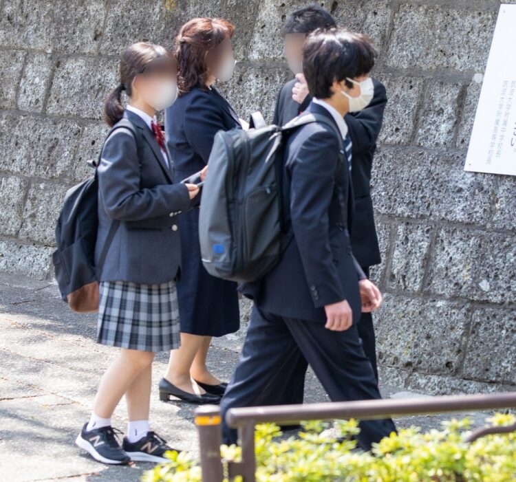 共学の筑附高…お帰りになる悠仁さま