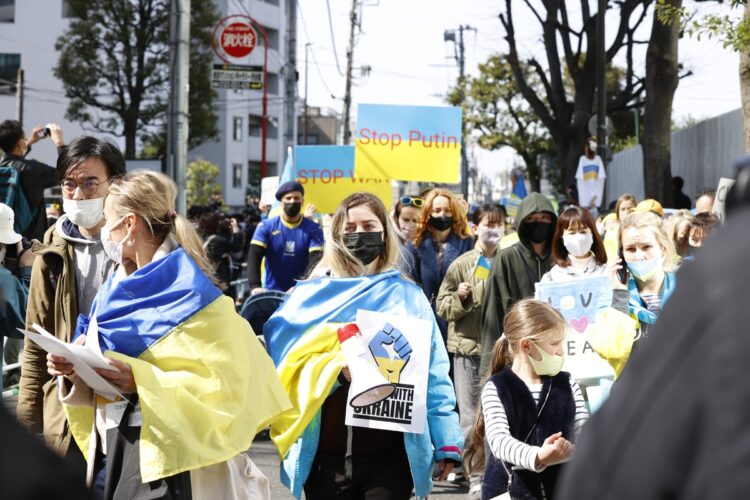 渋谷での戦争反対デモ。多くの在日ロシア人が参加した