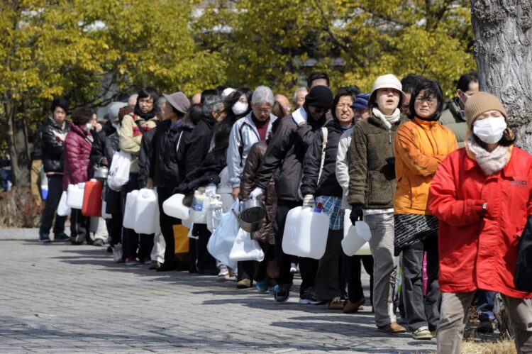 いつか必ず来る大地震の備えを（時事通信フォト）