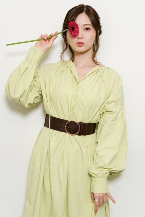 部屋にも花を飾るという