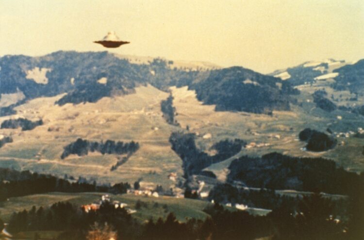 有名 Ufo写真 のトリック アダムスキー マイヤーに世界が騙された歴史 Newsポストセブン