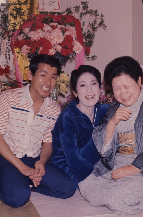 家族で上京した時に撮られた水前寺清子の家族写真