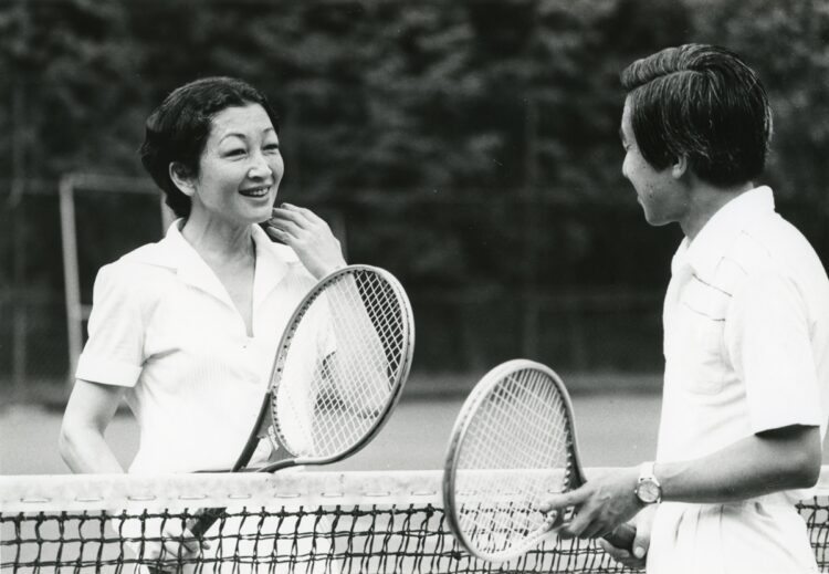 1982年　ご夫妻でテニス