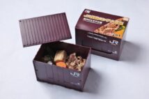 コロナ禍で生産数激減の駅弁業界で大ヒット「JR貨物コンテナ弁当」の製造現場