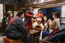 (c)テレビ朝日 主演・小芝風花が、松本まりか演じるお岩さんら妖怪とシェアハウスに暮らす話題のドラマ「妖怪シェアハウス」の続編。