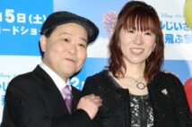 2009年、映画『カールじいさんの空飛ぶ家』いい夫婦プレミアム試写会に出席した上島夫妻