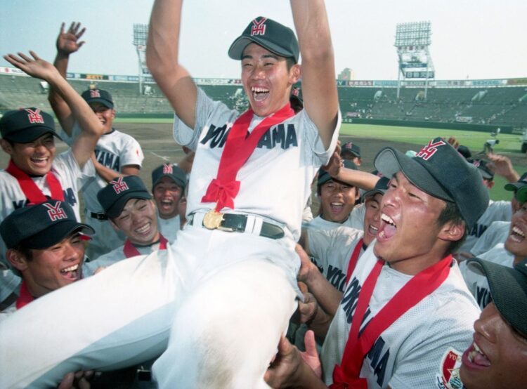 令和の怪物が生まれる前の優勝だった（共同通信社）