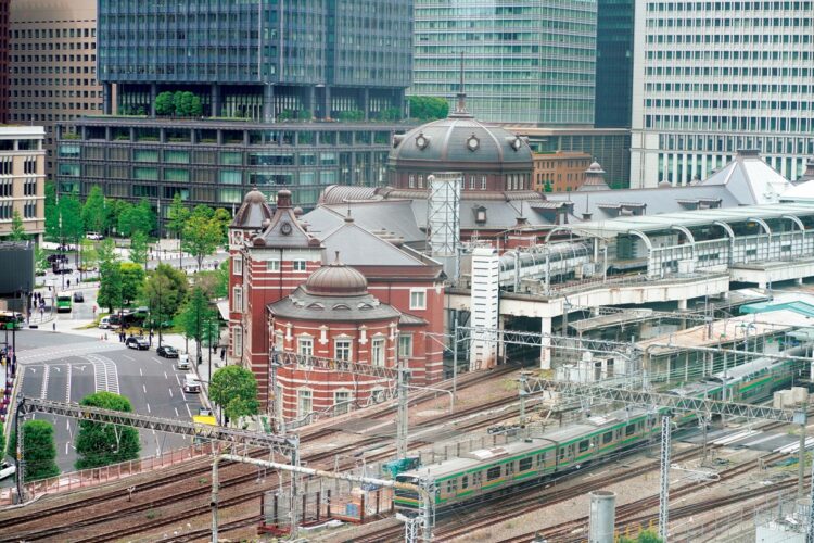 窓から見える東京駅