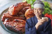 熱々をワイルドにかぶりつくのが最高!「スペアリブ」