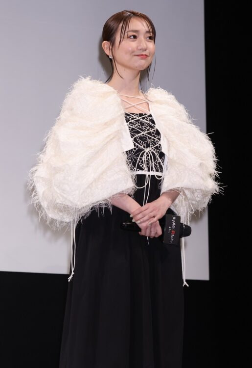 美肌、すらりと立つ姿