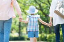 「GW中の平日は欠席の子が多かった」子どもに学校を休ませて旅行に行く是非