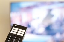 テレビ番組に取材された飲食店、録画して店頭で流すのは著作権侵害か?