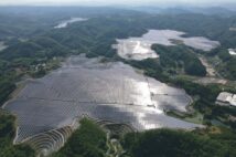 日本は「自然エネルギー大国」になれるか 太陽光、陸上・洋上風力、巨大発電所をゆく