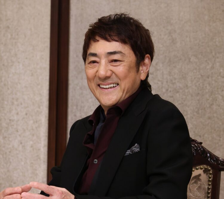 離婚し親権を持っている市村