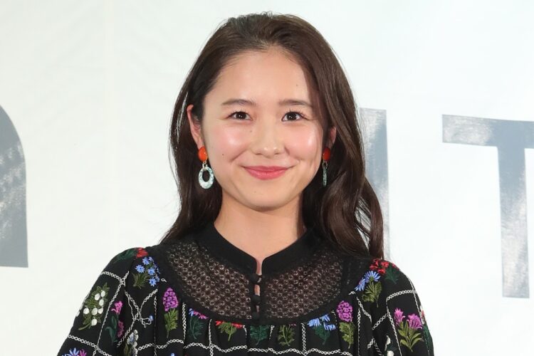 笑顔も似合う堀田真由