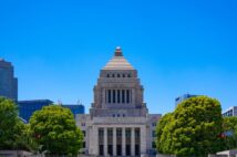 自民党新人のものまねタレント・松山三四六氏の秘策とは(イメージ)