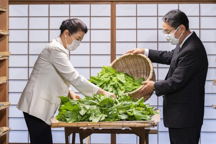 小学生の頃、生物クラブに所属されていた雅子さま（2021年5月、東京・千代田区。写真／宮内庁提供）