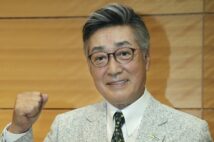 俳優で演歌歌手の中条きよし氏（時事通信フォト）