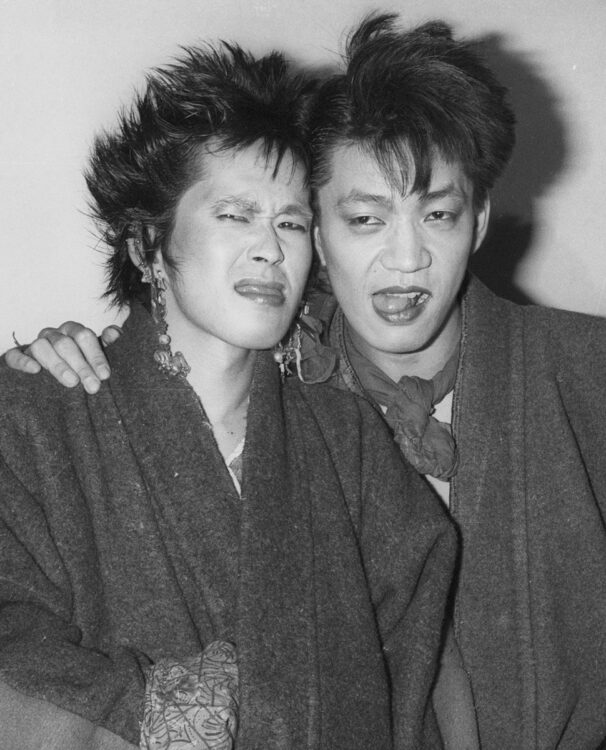 化粧品のキャンペーンソングでコラボレーションした忌野清志郎さんと坂本（1982年＝共同通信社）