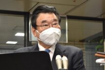 マスク着用の政府見解について説明する後藤茂之厚生労働相。2022年5月20日(時事通信フォト)