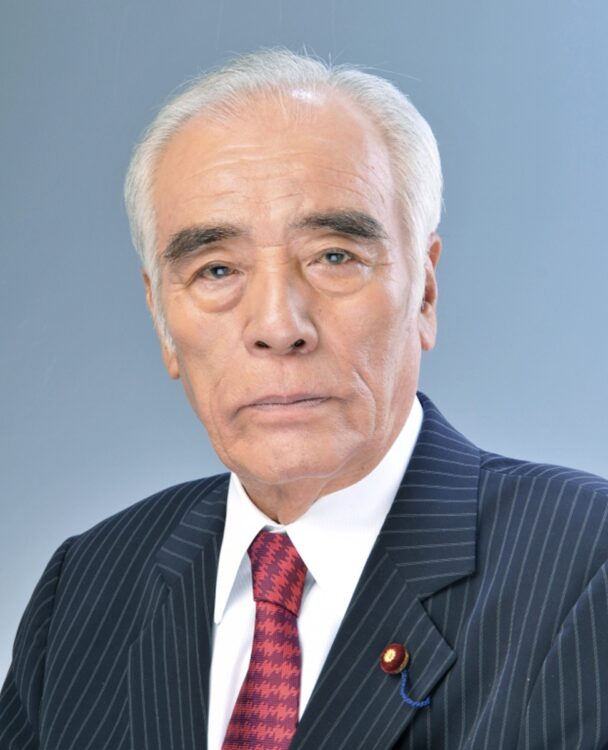 田中角栄・元首相の側近中の側近で「田中軍団の青年将校」と称された石井一・元自治相（時事通信フォト）