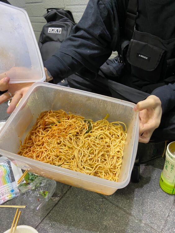 小川雅朝容疑者が用意したパスタはバジルとミートソースの2種類