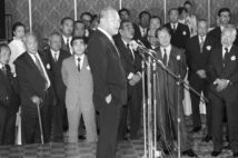 1980年、田中派の総会で挨拶をする田中角栄（写真／共同通信社）