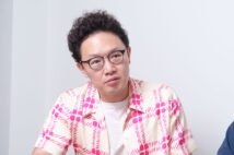 森林原人（もりばやし・げんじん）／1979年生まれ、神奈川県出身。筑波大附属駒場高卒業後、1浪して専修大学。在学中の1999年にAV男優デビューし大学は中退