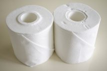 トイレットペーパー「シングルかダブルか」論争 決め手はコスパだけではない