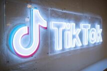 TikTokのバイリンガルライブコマースが中国で大バズり 事業環境が一変した学習塾