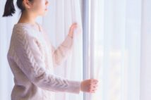 隣のマンションのベランダから部屋が丸見え… 悩ましい「住まいの眺望問題」