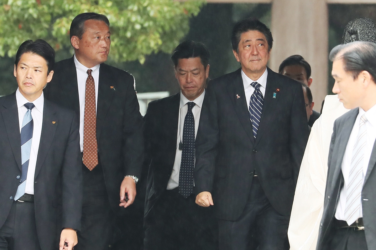 安倍氏の専属SPが号泣 後援会幹部の「お前の責任じゃない」電話