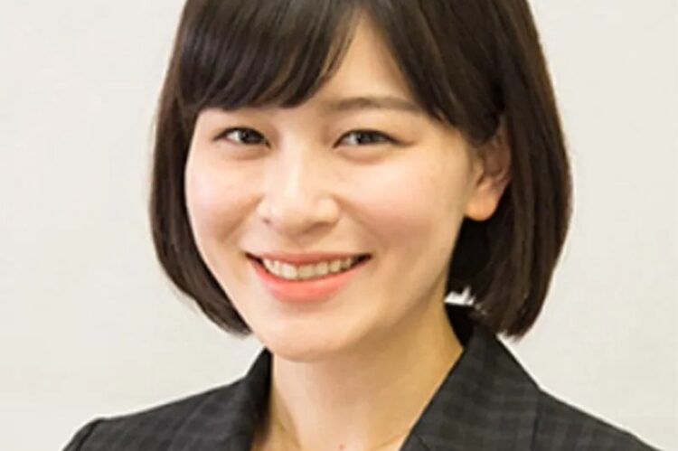 和久田アナの後任として『ニュースウオッチ9』のキャスターに就任した山内泉アナ（NHKホームページより）