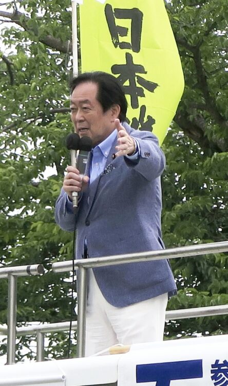 比例でトップ当選を果たした石井章氏に浮上した“税金還流疑惑”（写真／共同通信社）