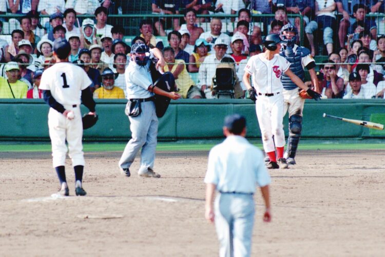 1998年、「サヨナラボーク」で敗北した宇部商（写真／共同通信社）